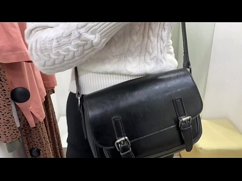 ❤️ Offentlig onani av ungtispe FeralBerry med en dildo i prøverommet ❤️ Hjemmelaget porno ved no.milf-nut-net.ru ️❤